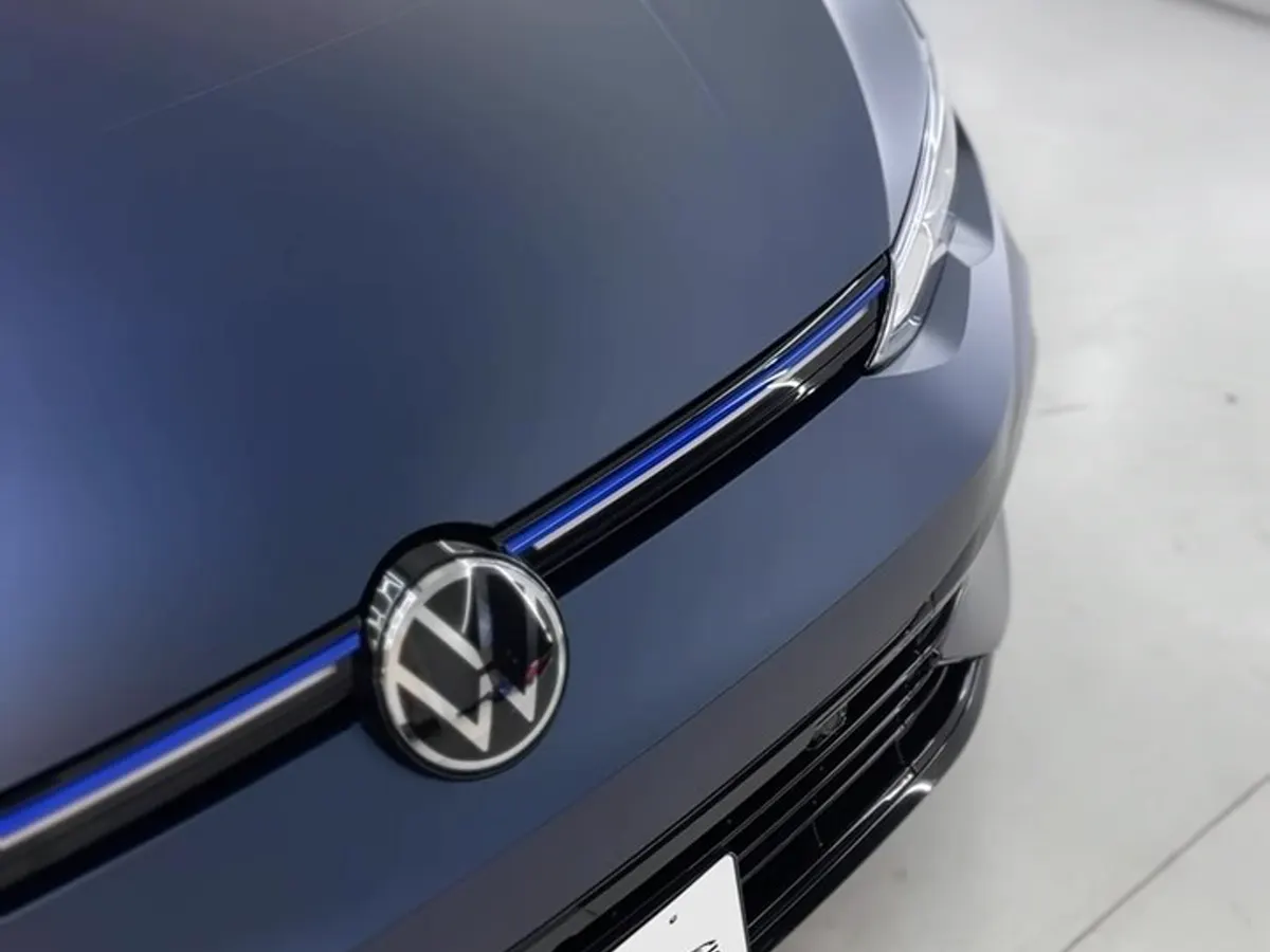 Golf R in KPMF matte sinister blue